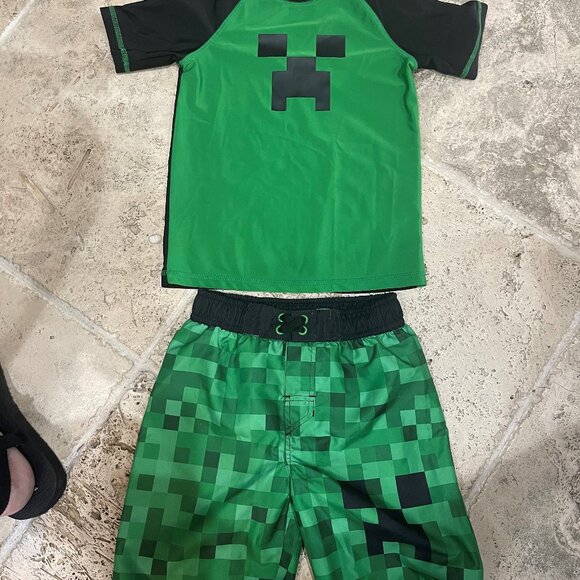 Minecraft Boys size small pool/beach top & swim trunks - Picture 1 of 8